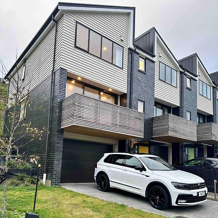 Whitby Townhouse Villa Porirua Eksteriør bilde