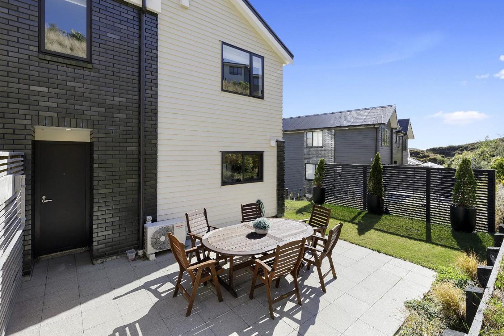 Whitby Townhouse Villa Porirua Eksteriør bilde